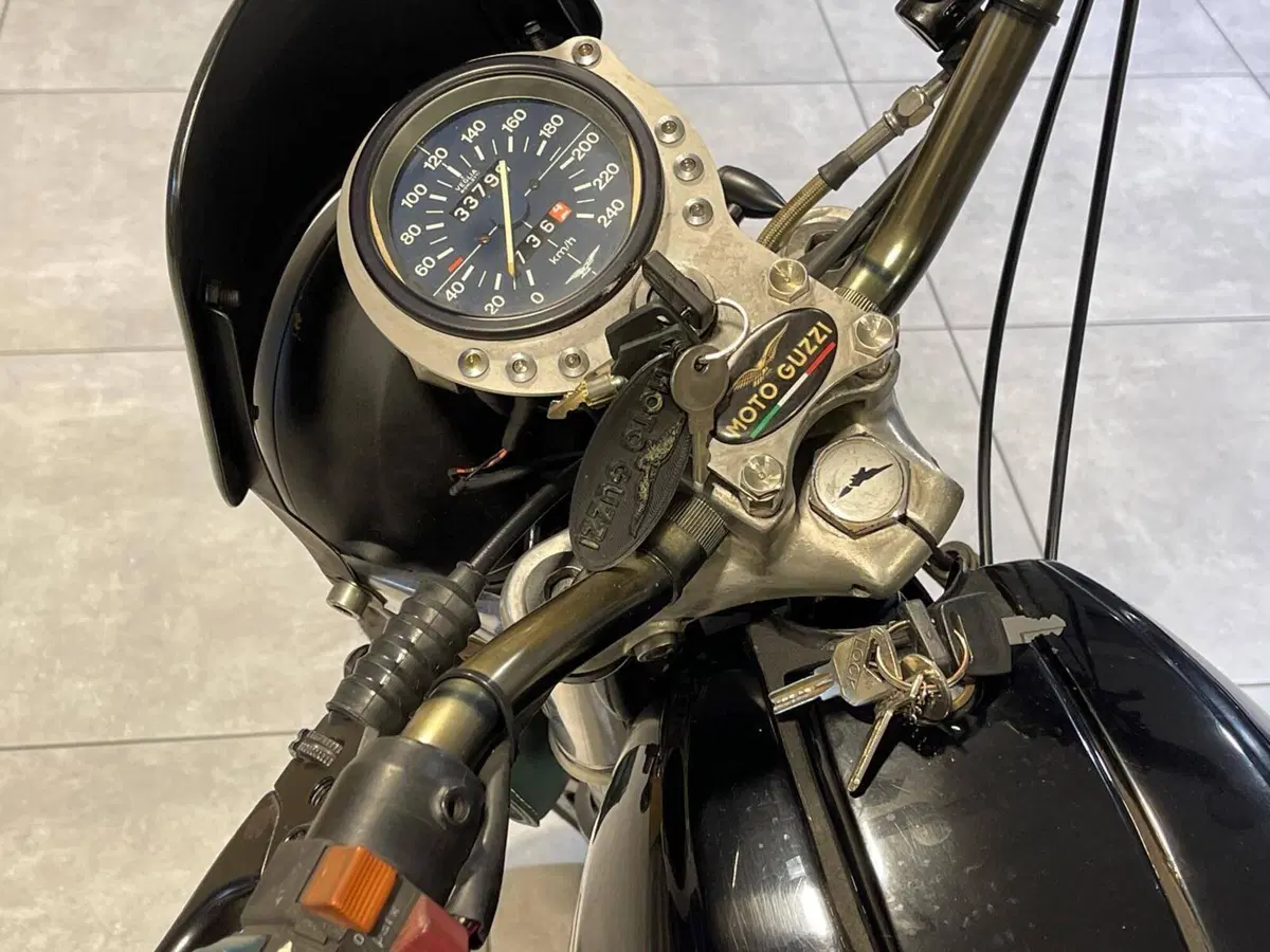 Moto Guzzi V 35 C (1983 - 88) (3)
