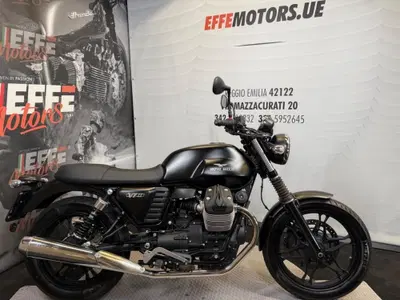 Moto Guzzi V7 II Stone (2015 - 17) usata