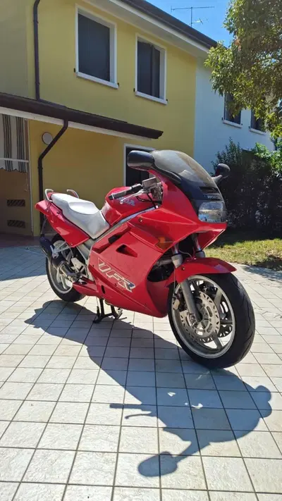 Honda VFR 750F  d'epoca