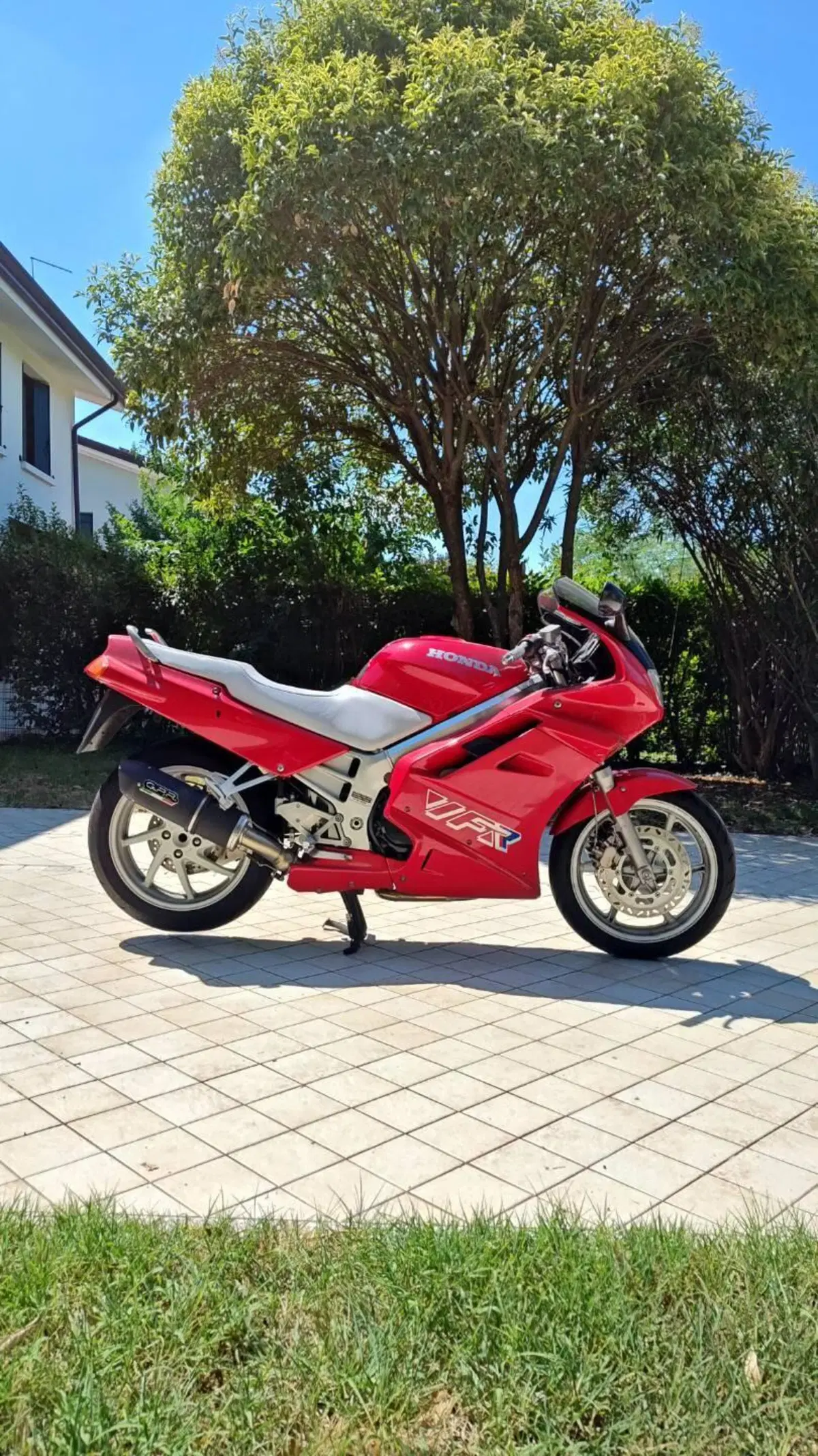 Honda VFR 750F  (3)
