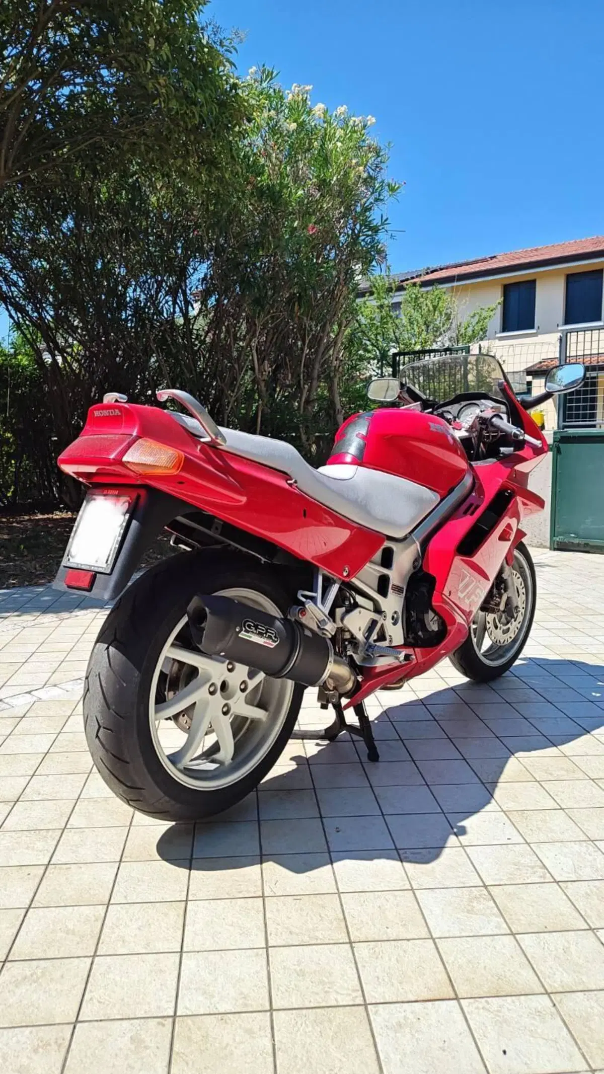 Honda VFR 750F  (5)