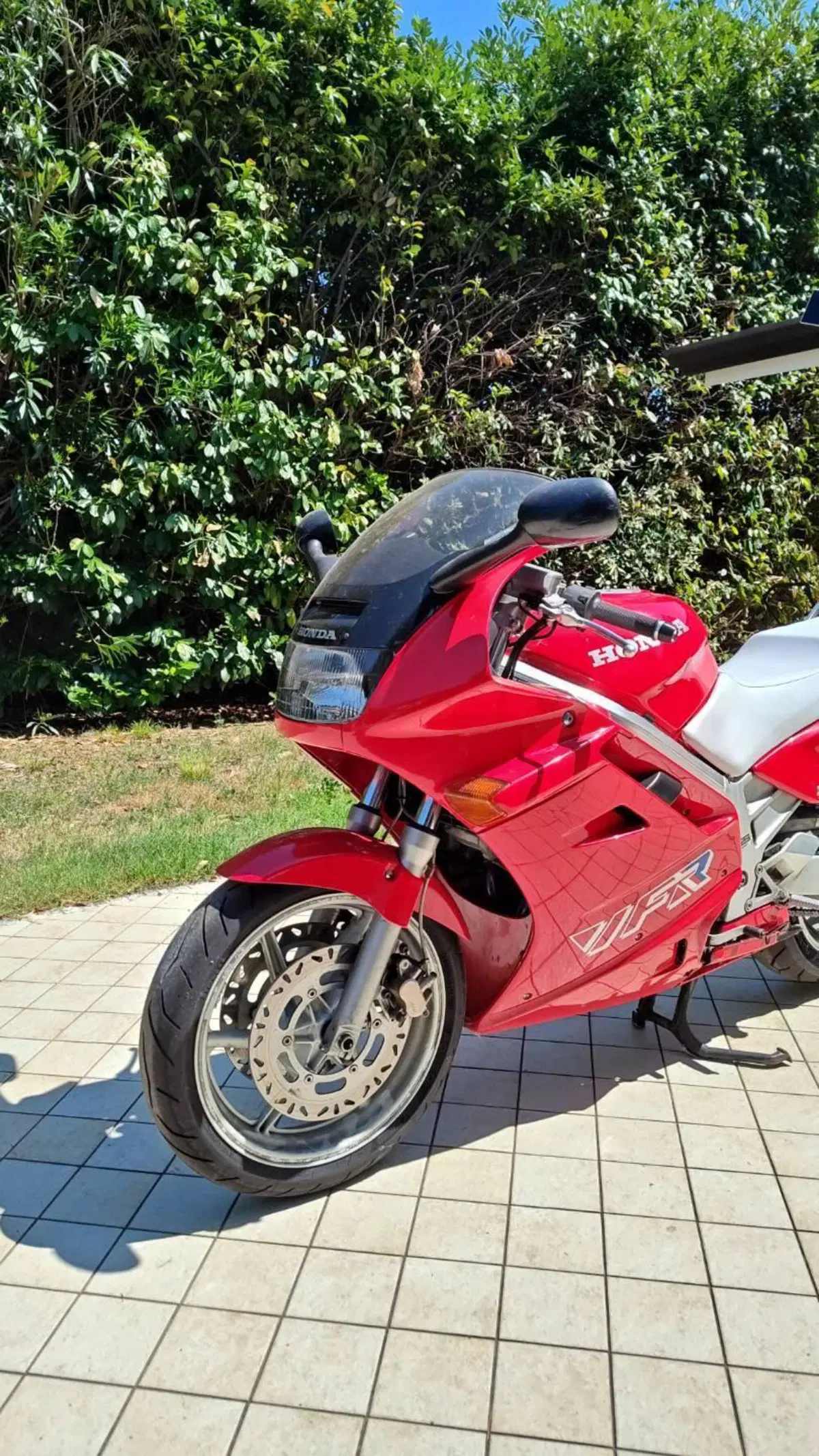 Honda VFR 750F  (2)