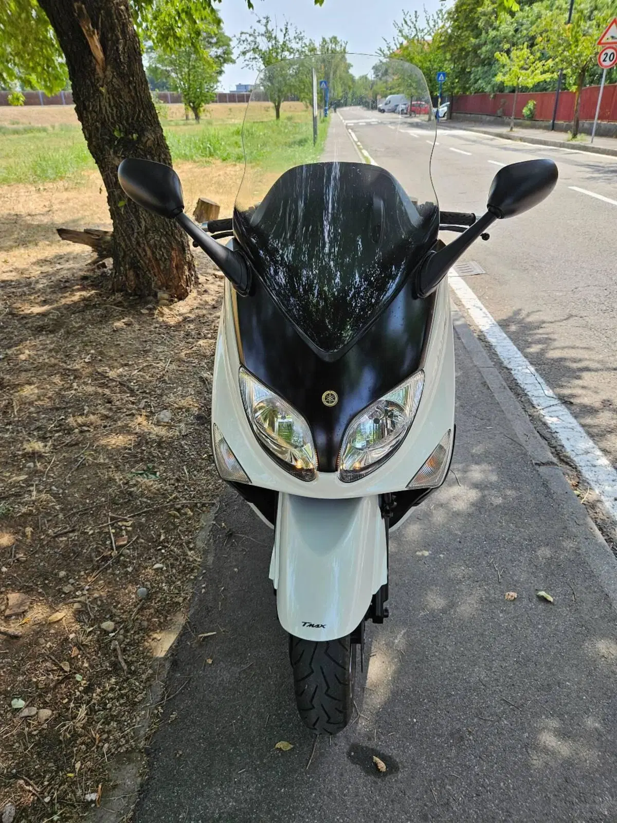 Yamaha T-Max 500 (2004 - 07) (4)