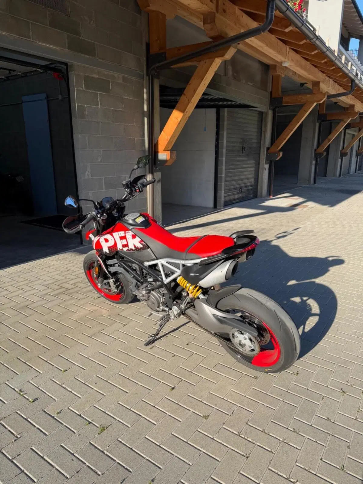 Ducati Hypermotard 950 RVE (2022 - 25) (3)