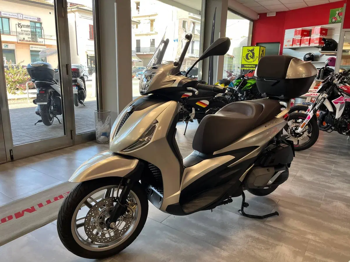 Piaggio Beverly 400 ABS-ASR (2021 - 24) (2)