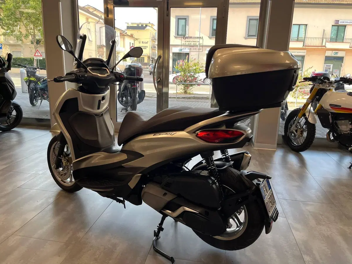 Piaggio Beverly 400 ABS-ASR (2021 - 24) (3)