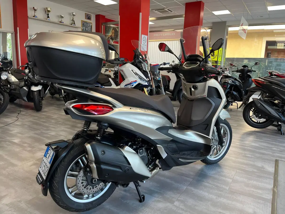 Piaggio Beverly 400 ABS-ASR (2021 - 24) (4)