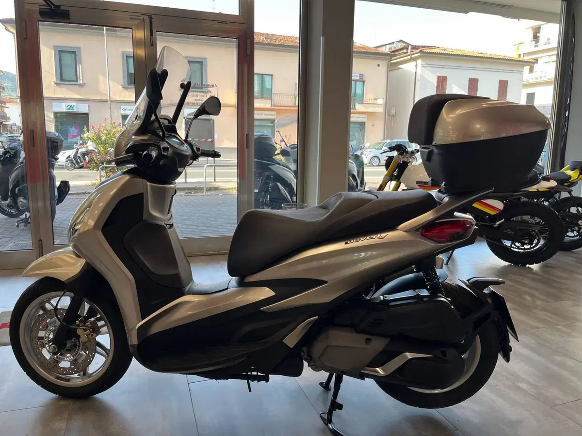 Piaggio Beverly 400 ABS-ASR (2021 - 24) (6)