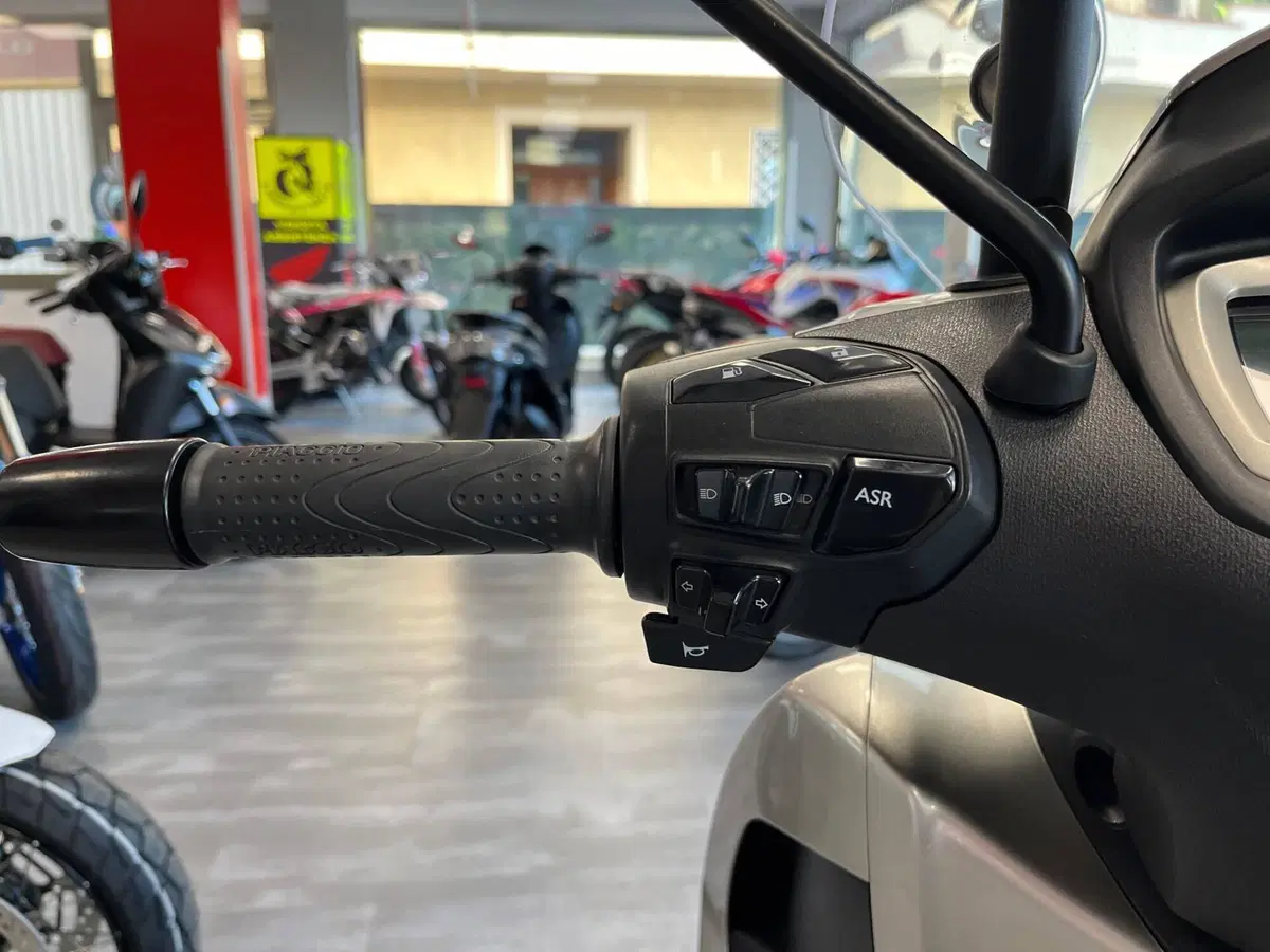 Piaggio Beverly 400 ABS-ASR (2021 - 24) (10)