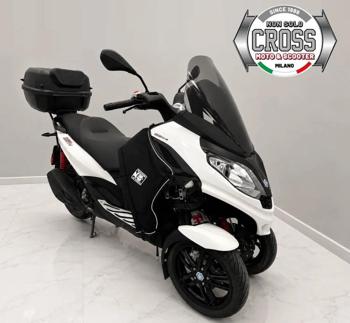 Piaggio MP3 300 ABS Hpe (2021 - 24) (2)