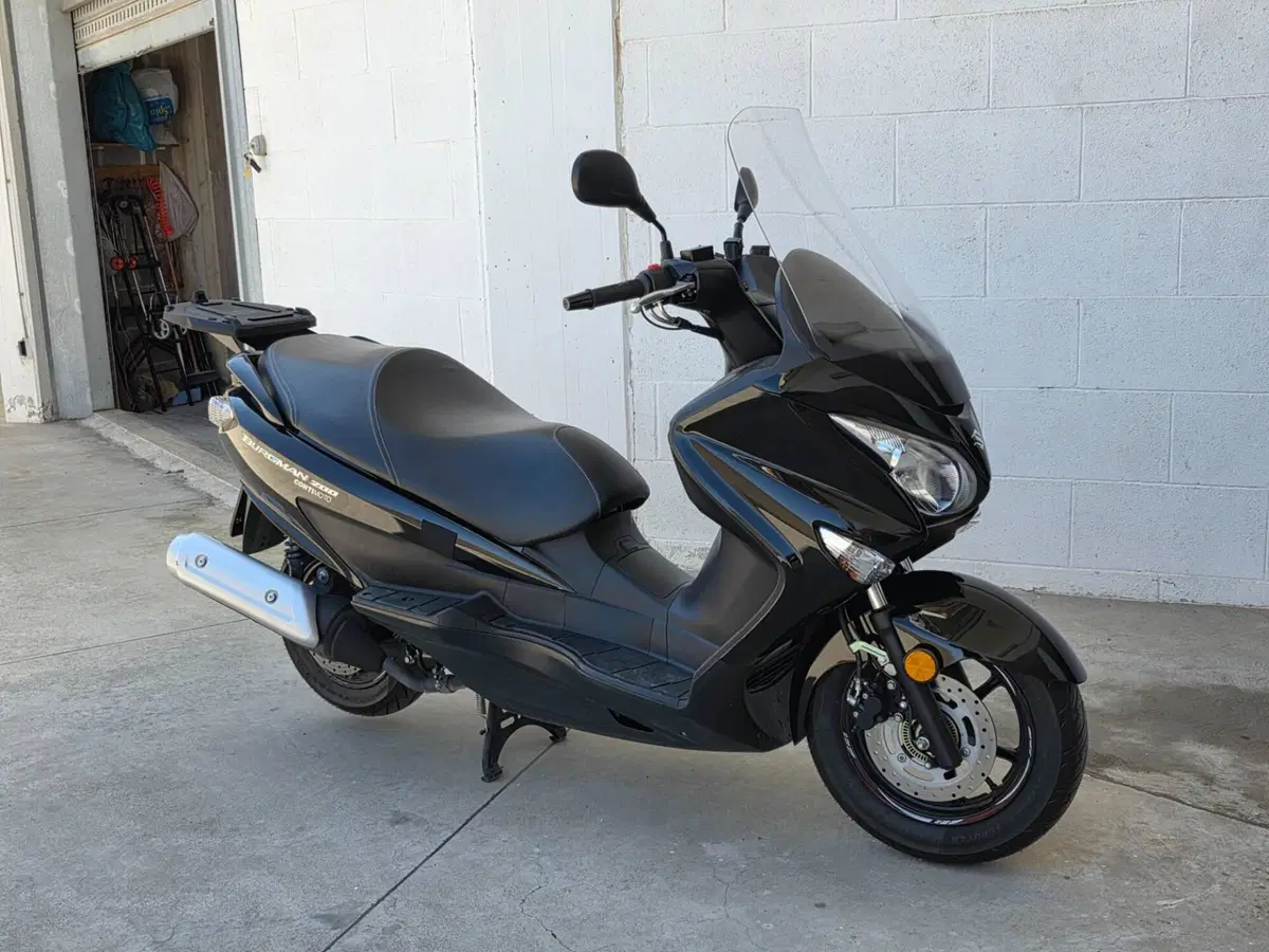 Suzuki Burgman UH 200 (2017 - 20) (2)
