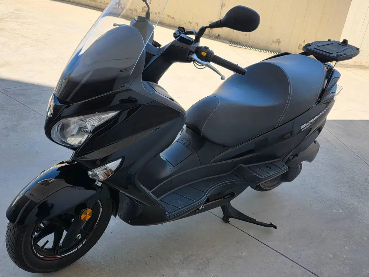 Suzuki Burgman UH 200 (2017 - 20) (4)