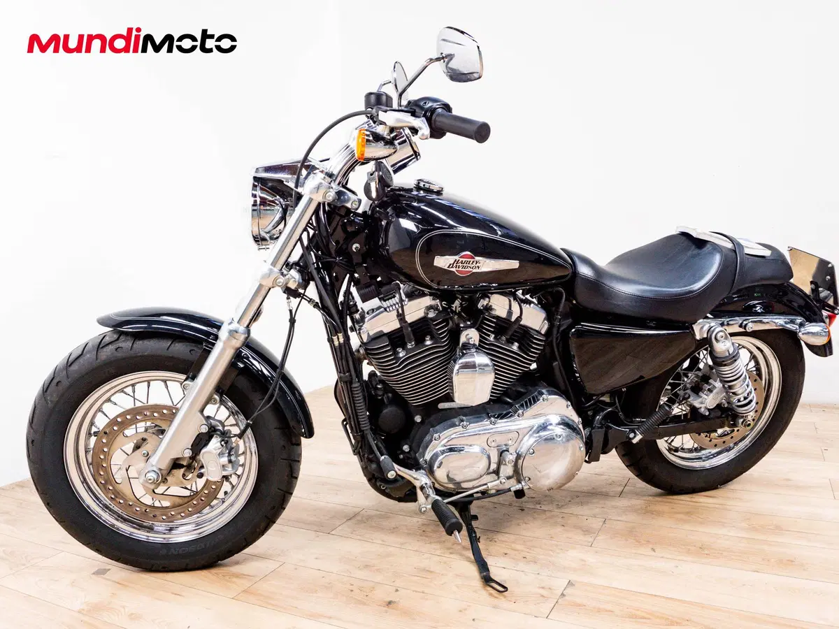 Harley-Davidson 1200 Custom (2017) - XL 1200C (8)