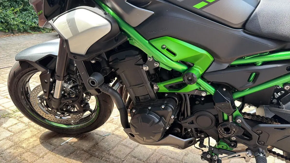 Kawasaki Z 900 (2025 - 26) (3)