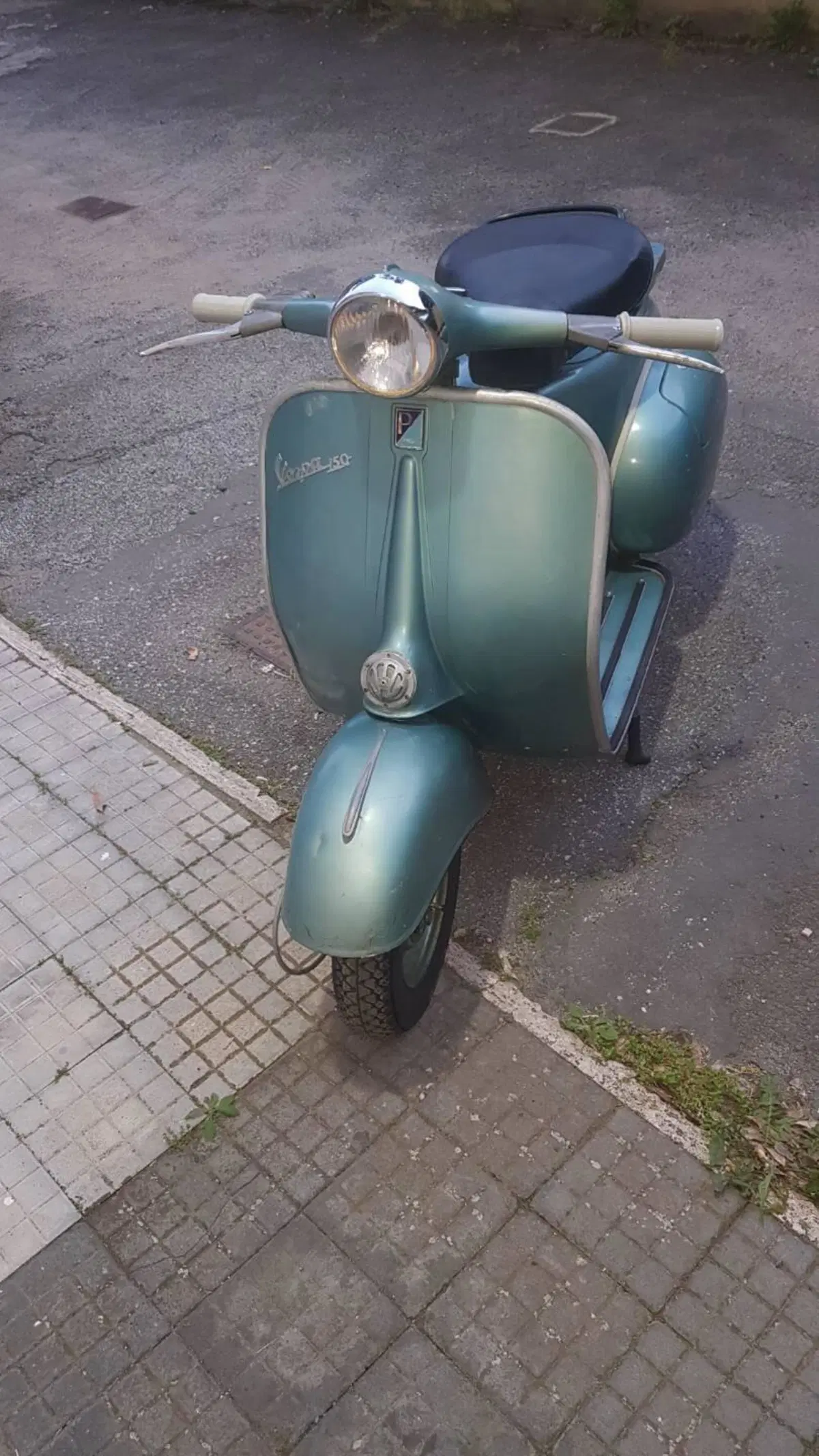 Piaggio VESPA 150 (3)