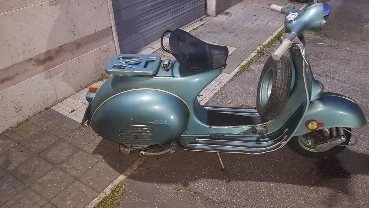 Piaggio VESPA 150 (5)