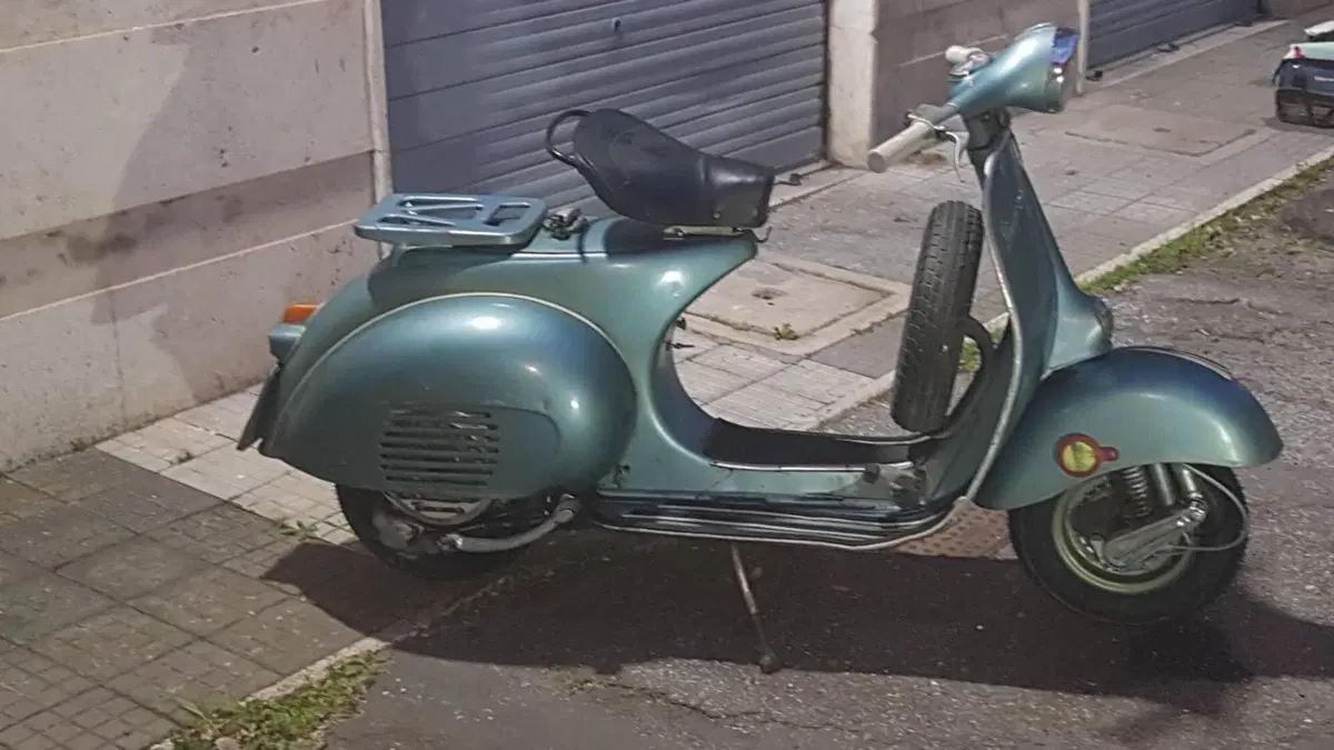 Piaggio VESPA 150 (6)
