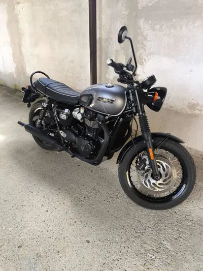 Triumph Bonneville T120 Black (2021 - 25) usata