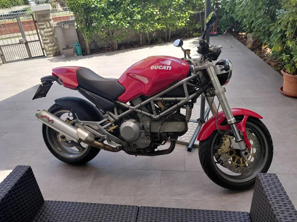 Ducati Monster 900 I.E. (1999 - 02) (3)