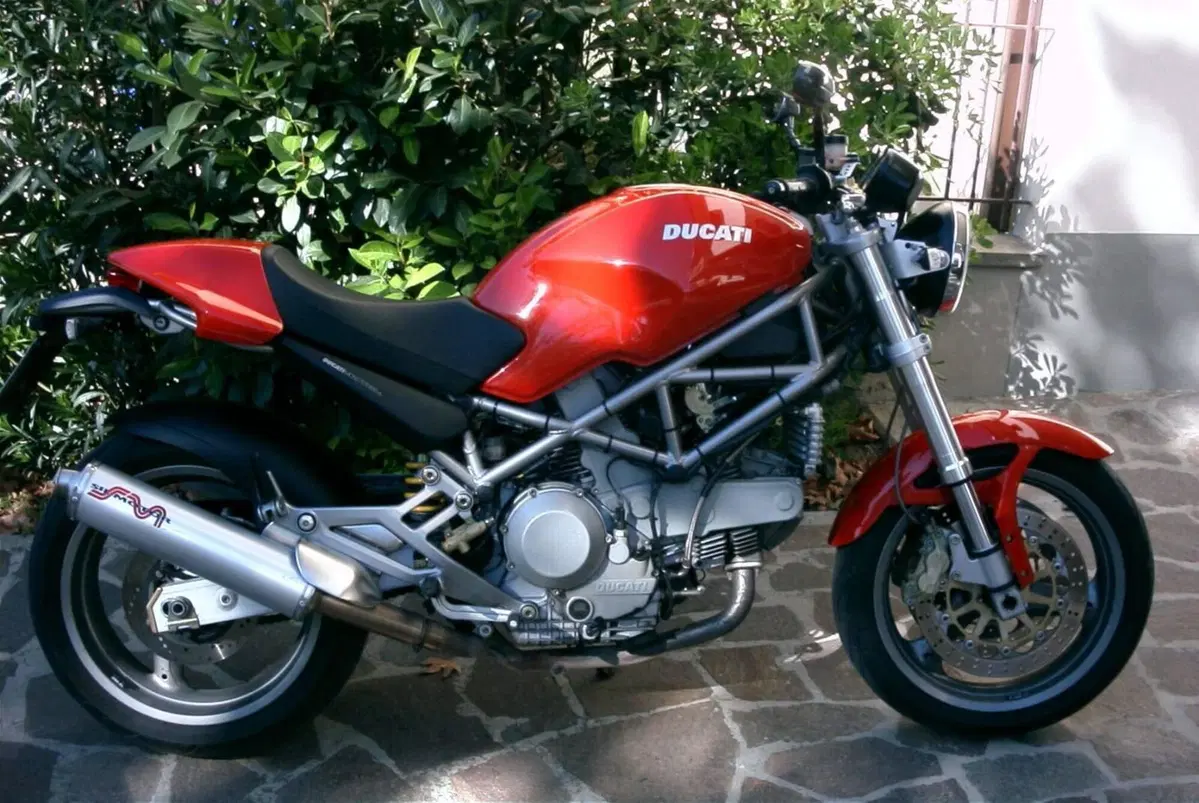 Ducati Monster 900 I.E. (1999 - 02) (5)