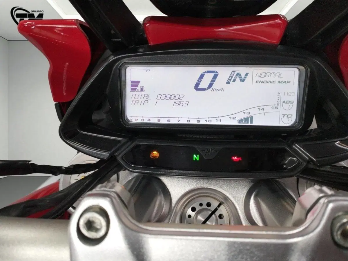 MV Agusta Stradale 800 EAS ABS (2015 - 17) (5)