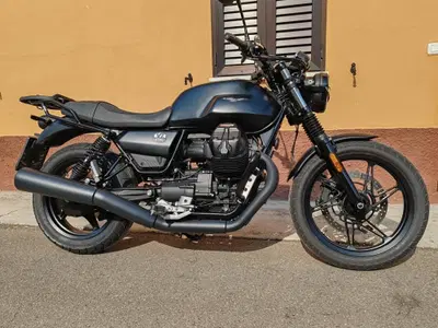 Moto Guzzi V7 Stone (2021 - 24) usata