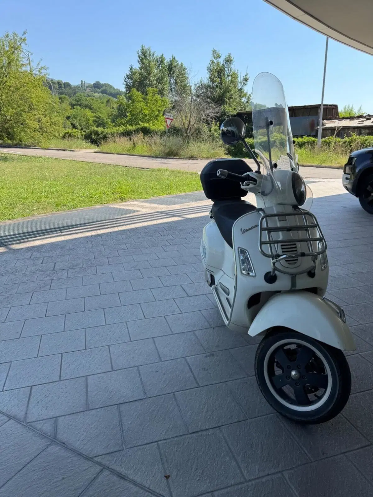 Vespa GTS 300 Super (2008 - 16) (2)