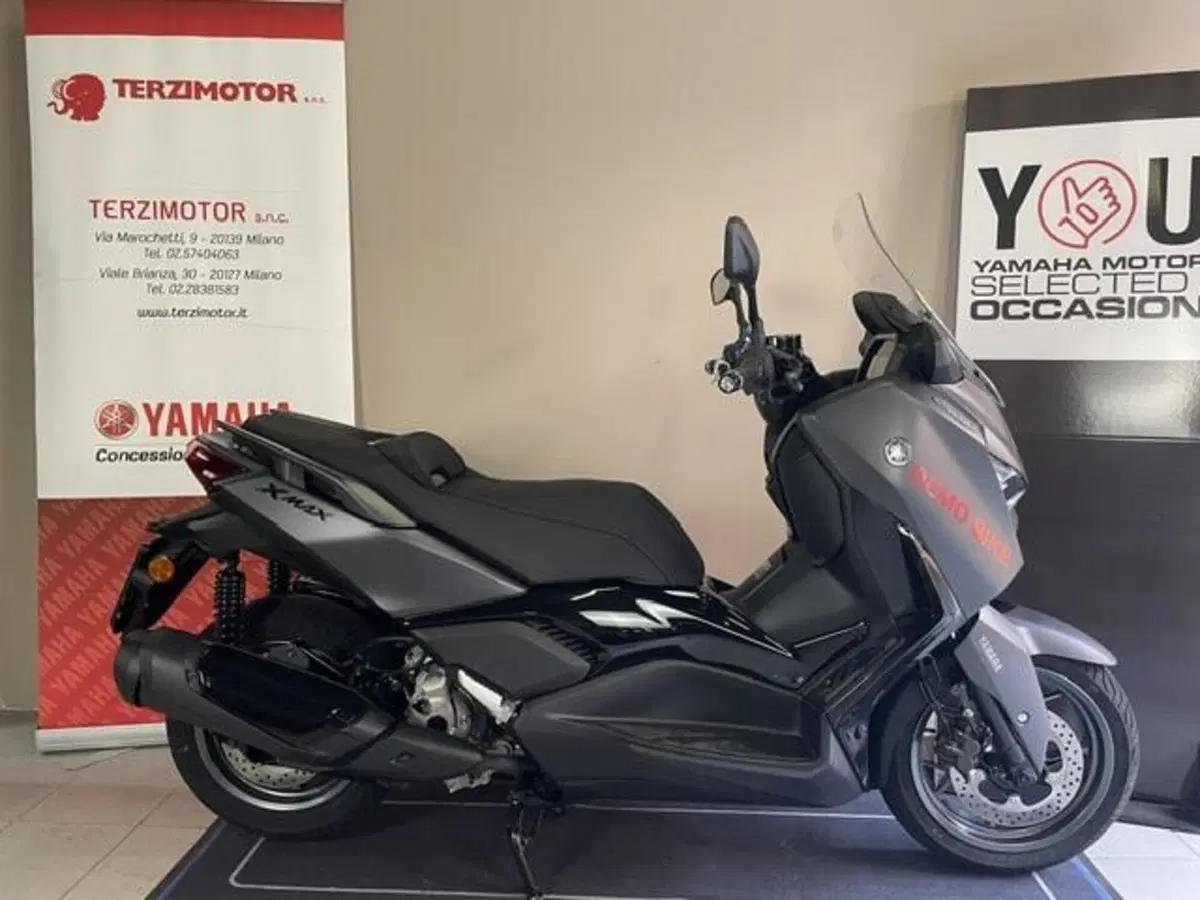 Yamaha X-Max 300 Tech Max (2025 - 26) (2)