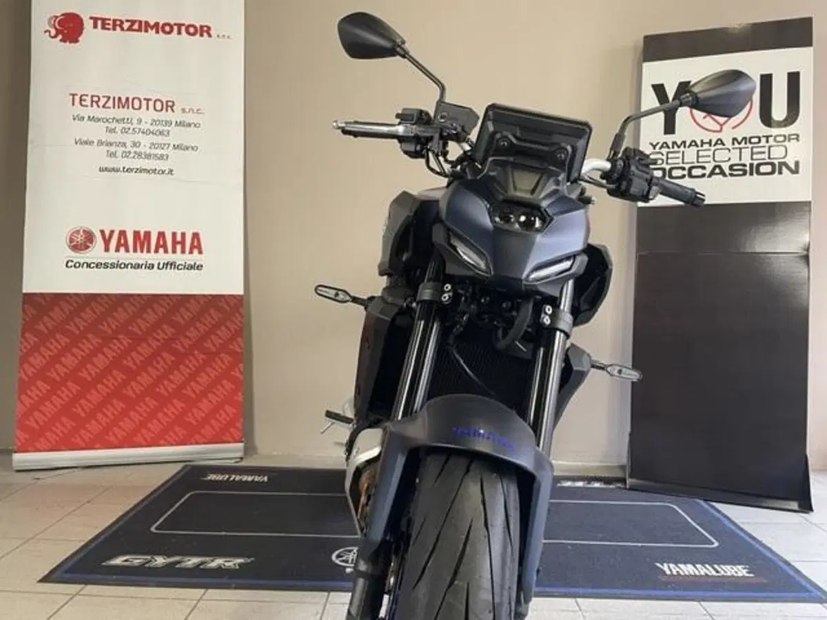 Yamaha MT-07 Y-AMT (2025 - 26) (4)
