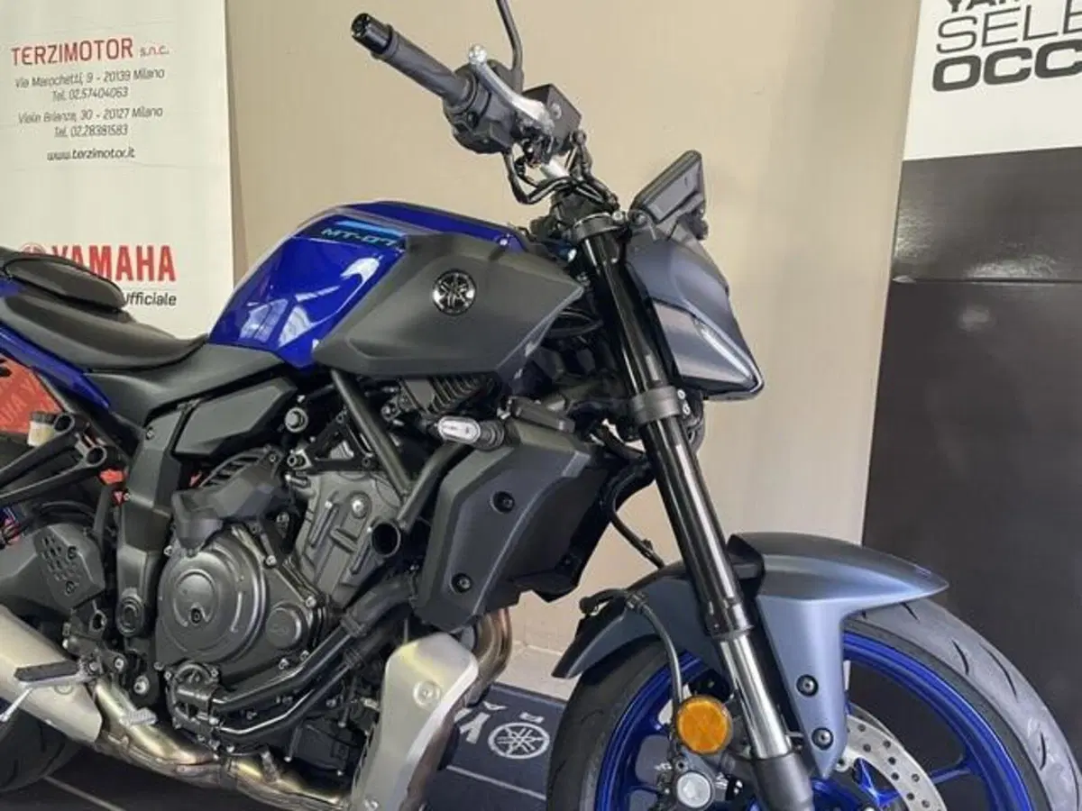 Yamaha MT-07 Y-AMT (2025 - 26) (2)