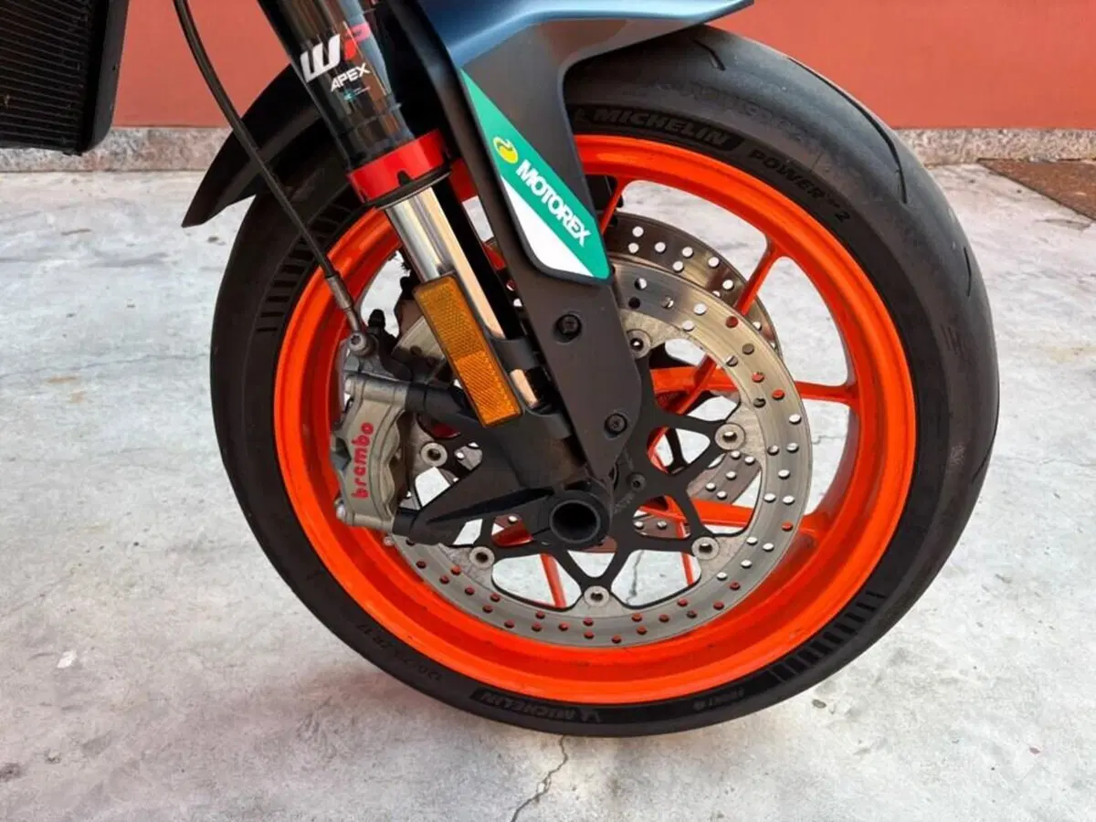 KTM 890 Duke R (2022 - 23) (7)