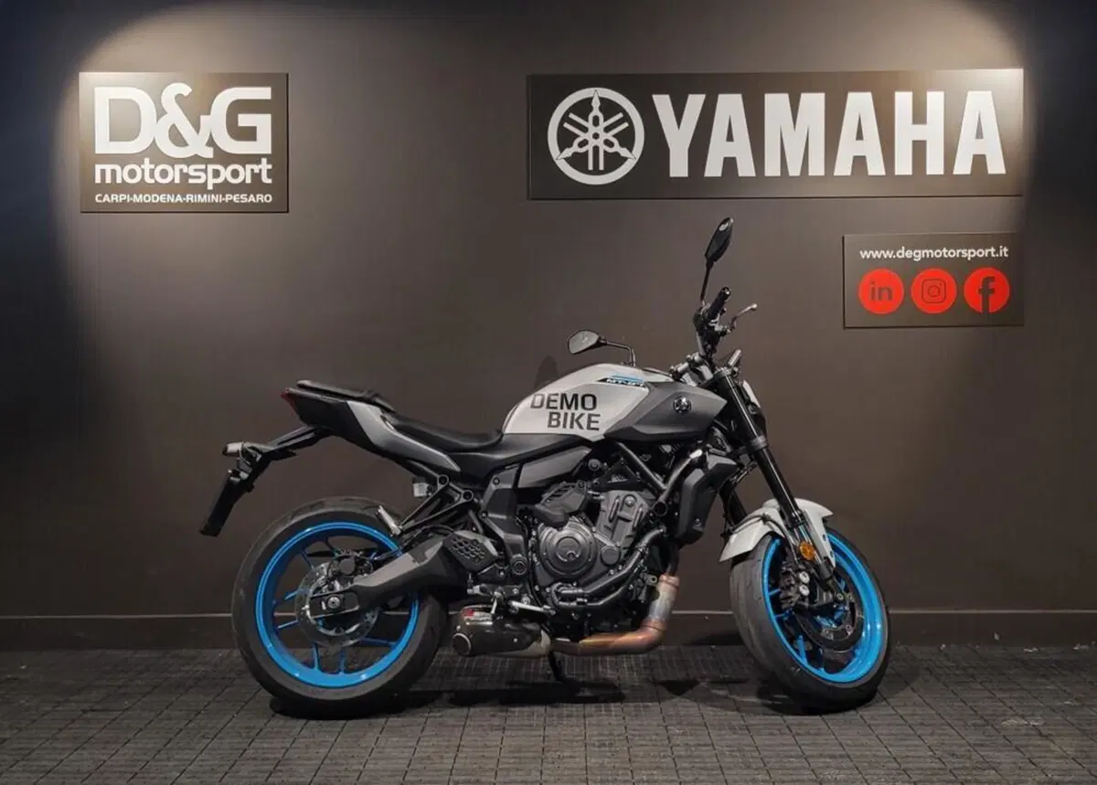 Yamaha MT-07 Y-AMT (2025 - 26) (5)