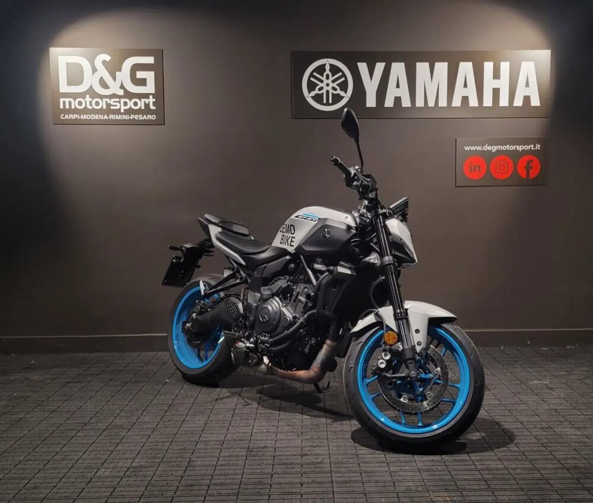 Yamaha MT-07 Y-AMT (2025 - 26) (4)