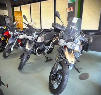 Moto Guzzi V85 TT (2024 - 26) usata