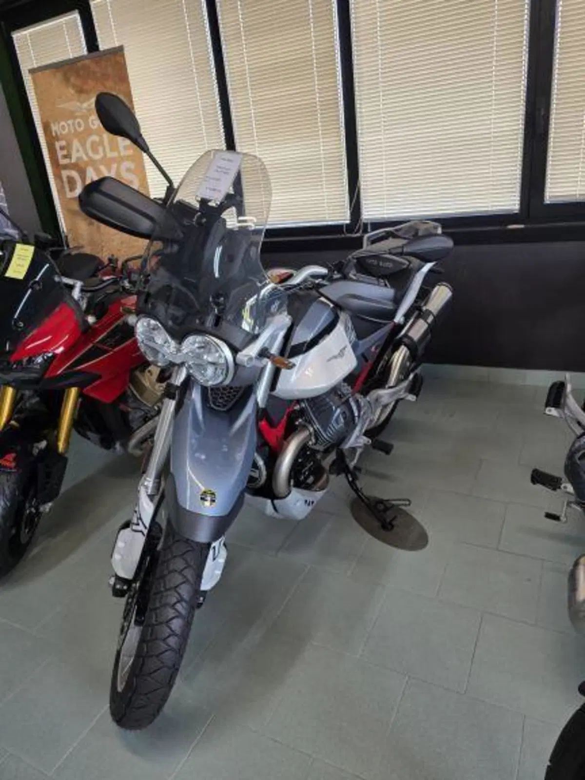 Moto Guzzi V85 TT (2024 - 26) (5)