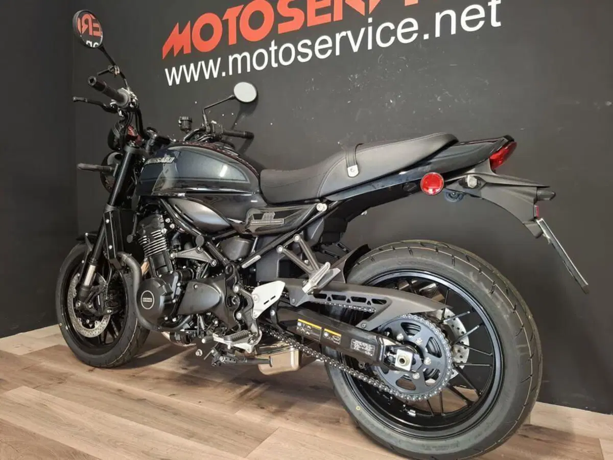 Kawasaki Z 900 RS Black Ball Edition (2026) (3)
