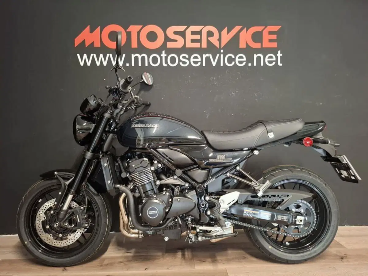 Kawasaki Z 900 RS Black Ball Edition (2026)
