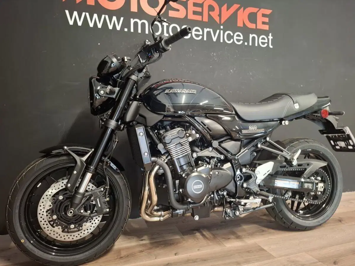 Kawasaki Z 900 RS Black Ball Edition (2026) (2)