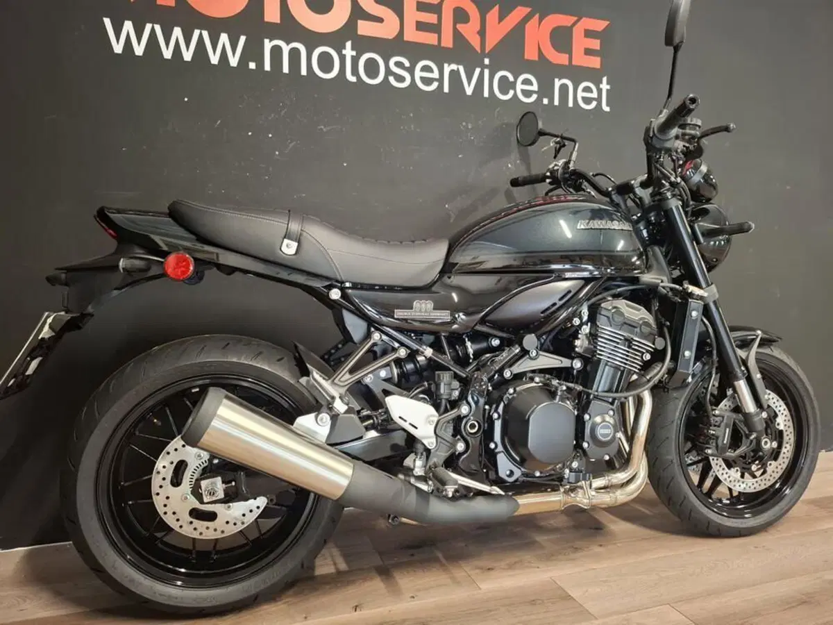 Kawasaki Z 900 RS Black Ball Edition (2026) (5)