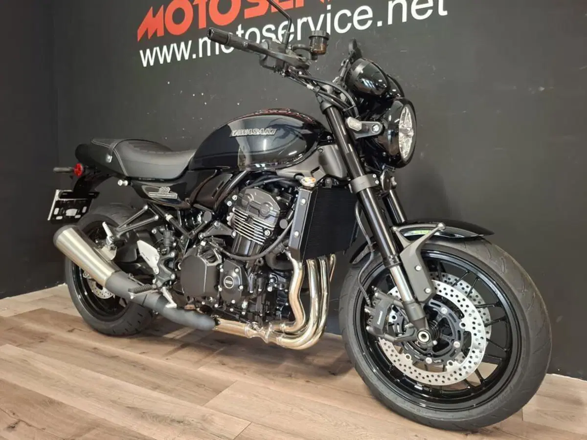 Kawasaki Z 900 RS Black Ball Edition (2026) (6)