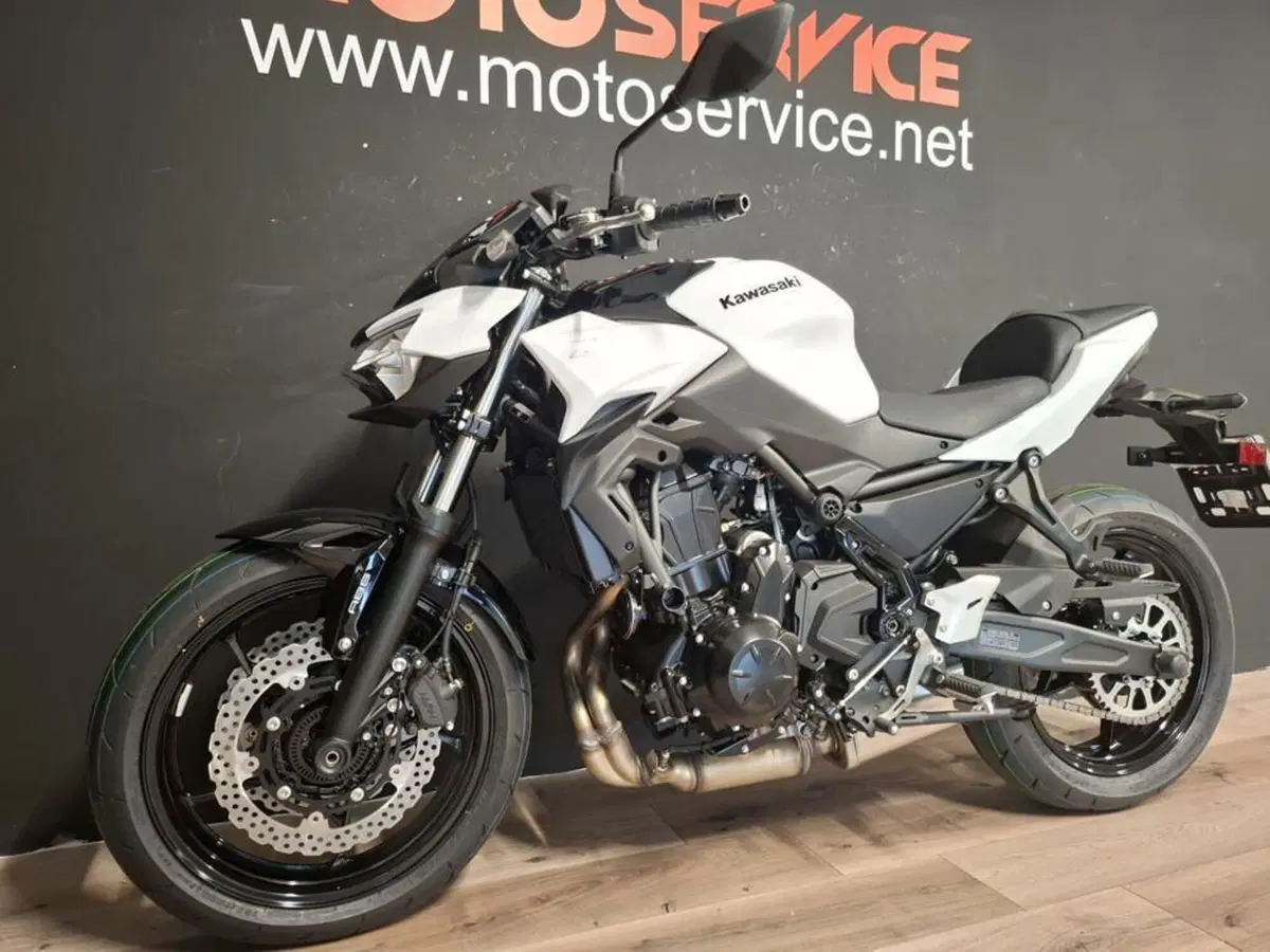 Kawasaki Z 650 (2025 - 26) (2)