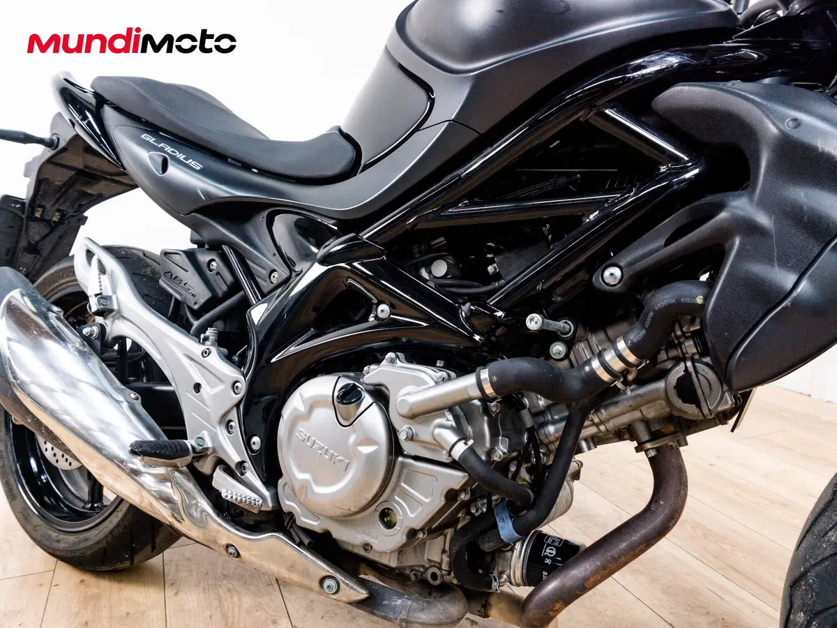 Suzuki Gladius 650 SFV ABS (2009 - 15) (5)