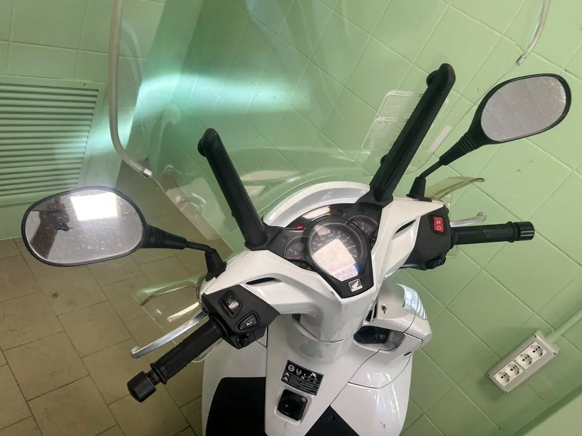 Honda SH 300 i ABS (2016 - 20) (6)