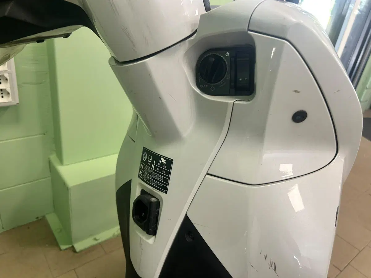 Honda SH 300 i ABS (2016 - 20) (10)