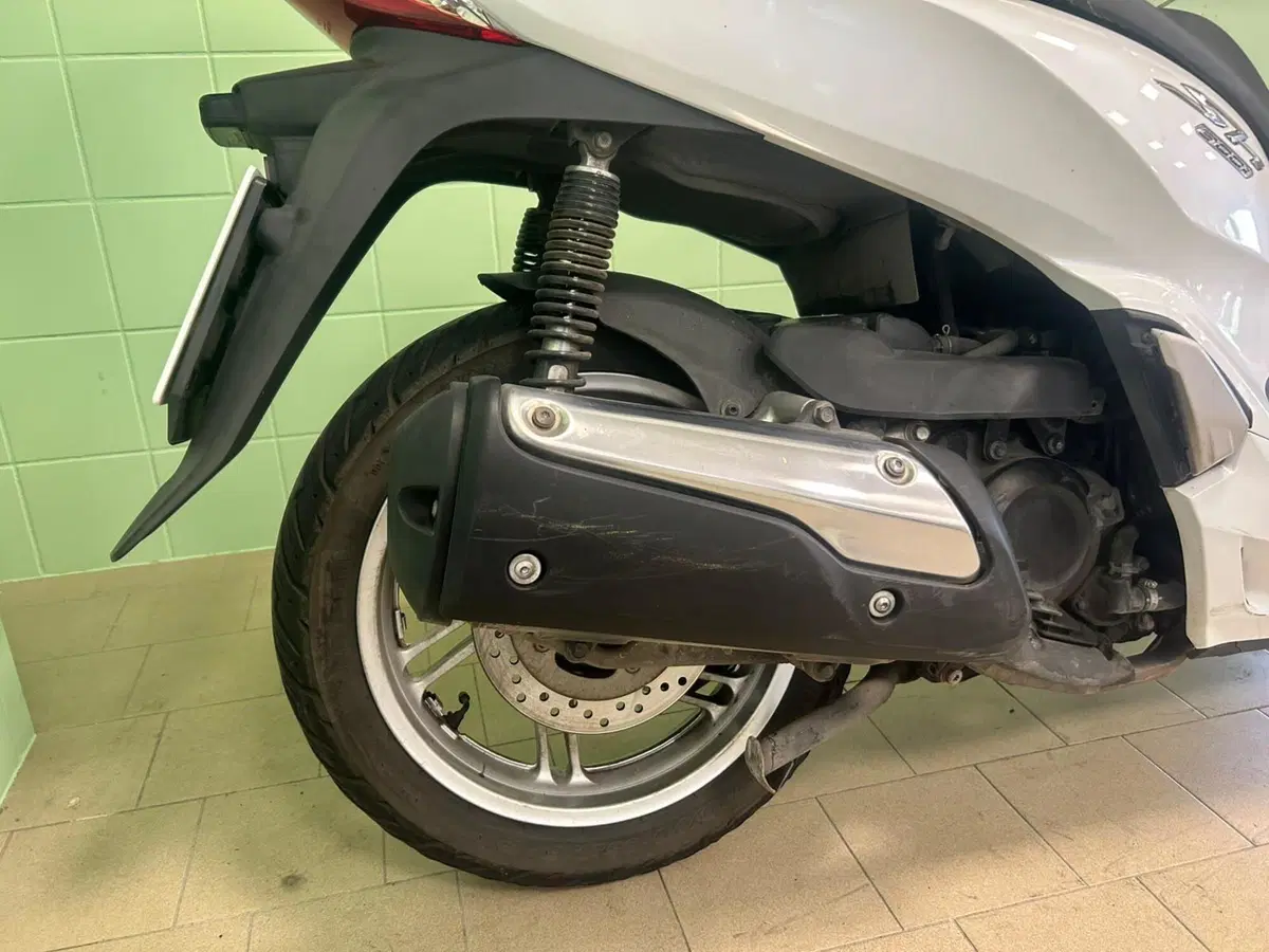 Honda SH 300 i ABS (2016 - 20) (11)