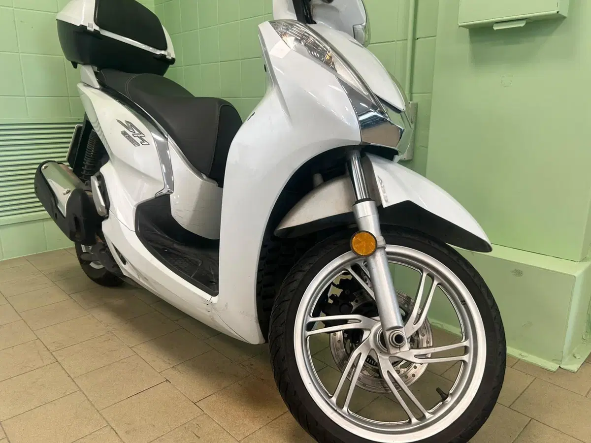 Honda SH 300 i ABS (2016 - 20) (13)
