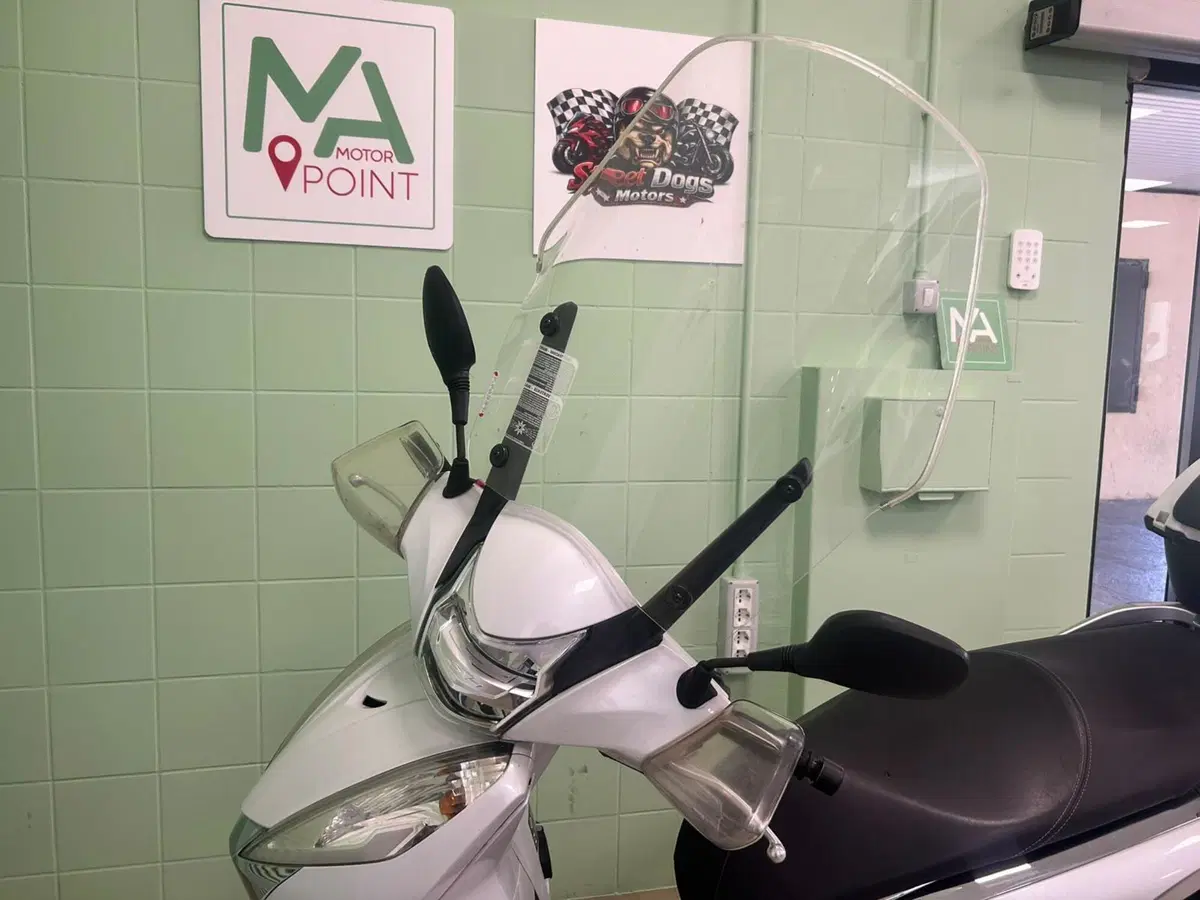 Honda SH 300 i ABS (2016 - 20) (17)