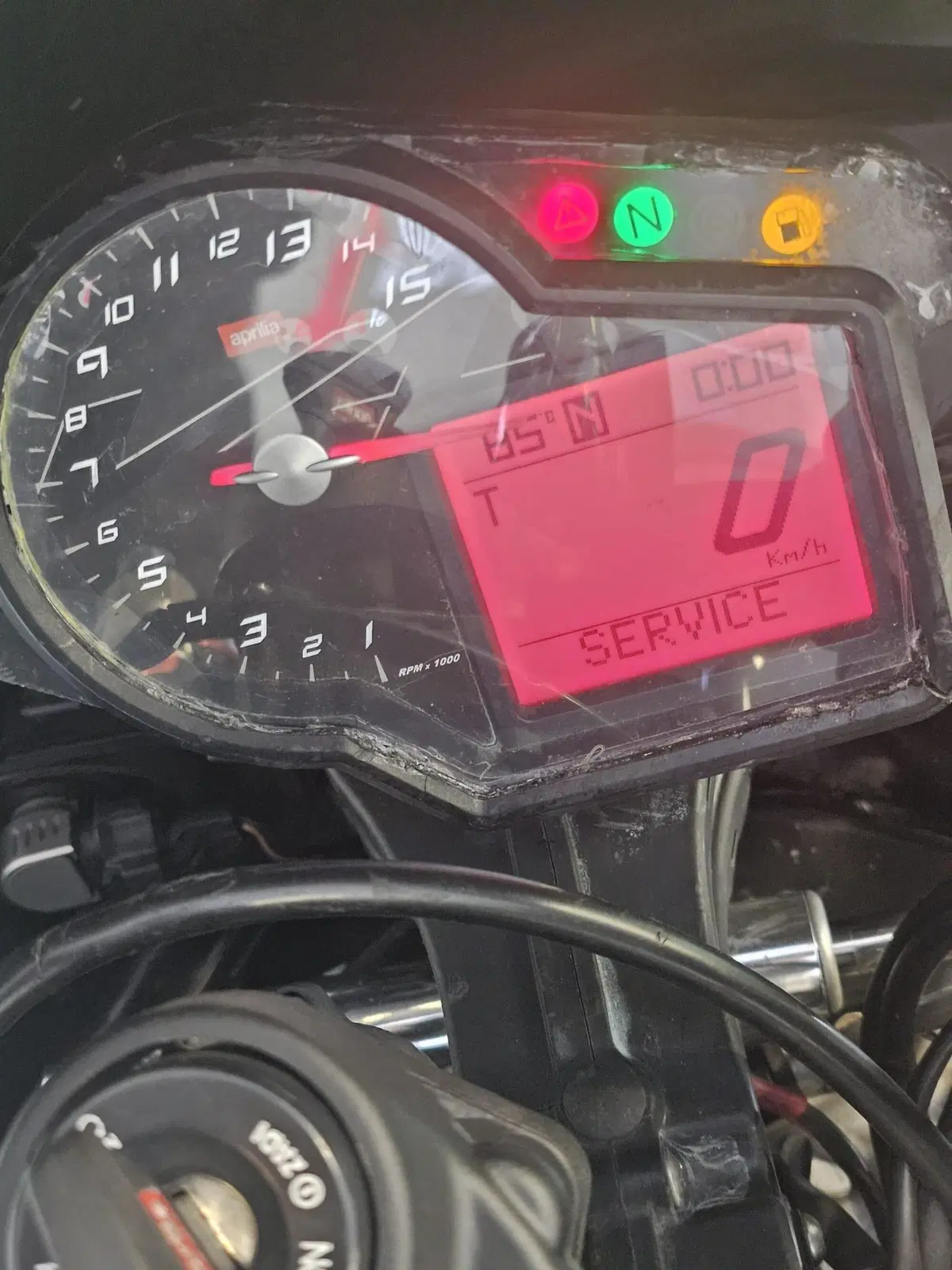 Aprilia RSV4 Factory (2009 - 12) (5)