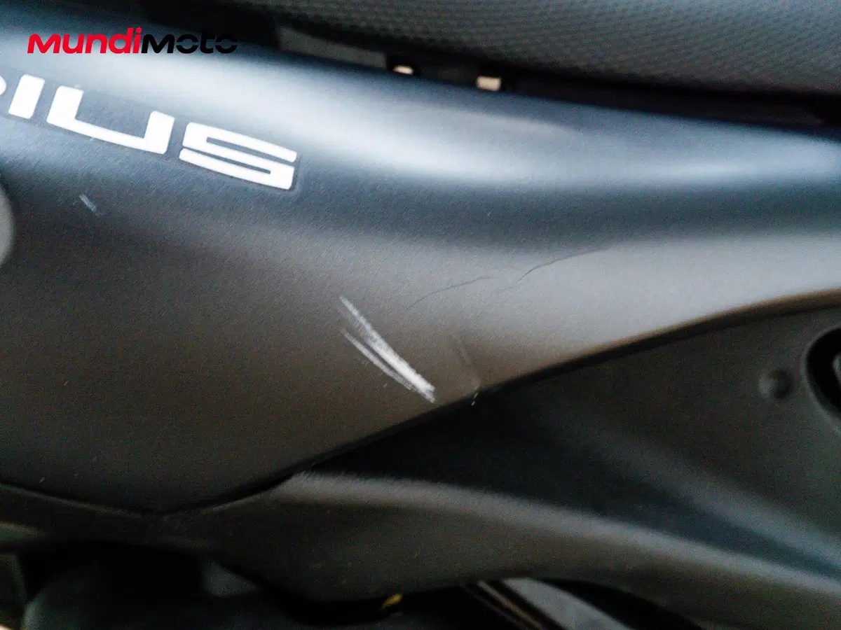 Suzuki Gladius 650 SFV ABS (2009 - 15) (18)