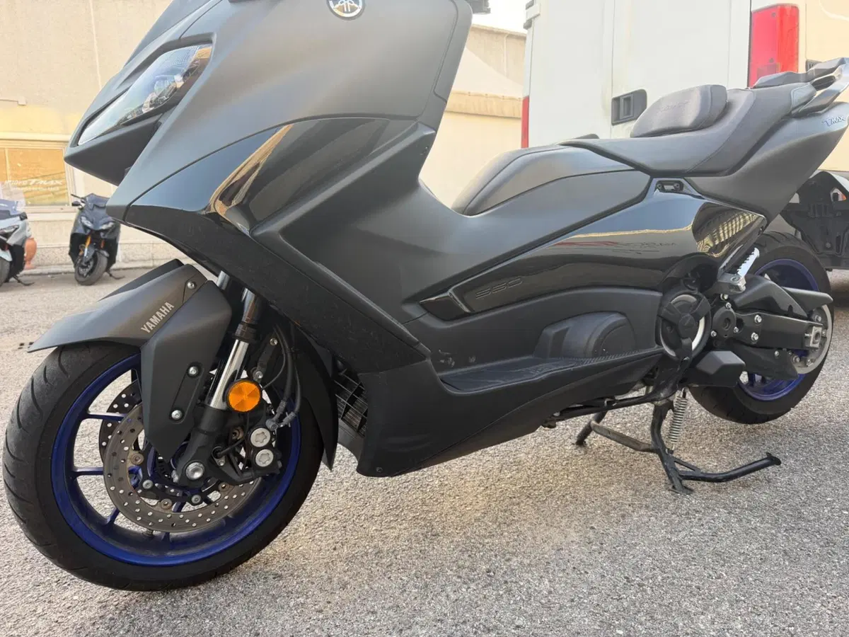 Yamaha T-Max 560 (2022 - 24) (4)